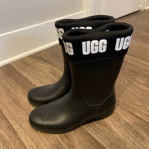 ugg rain boots !